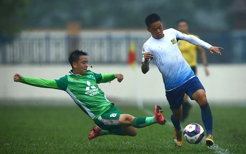 Đội Phù Đổng (áo xanh) vượt qua đội Huế với tỷ số 1-0 tại vòng loại Cúp quốc gia năm 2021. Ảnh: VPF