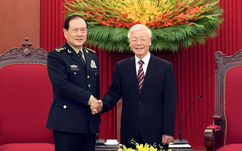 Tổng Bí thư Nguyễn Phú Trọng tiếp Bộ trưởng Quốc phòng Trung Quốc Ngụy Phượng Hòa. Ảnh: Trọng Hải