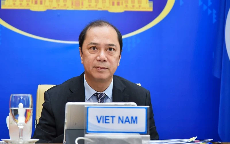 Thứ trưởng Ngoại giao Nguyễn Quốc Dũng tham dự Hội nghị.
