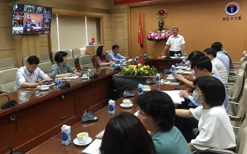 PGS, TS Nguyễn Trường Sơn, Thứ trưởng Y tế chủ trì hội nghị.