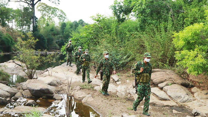 Tổ tuần tra cơ động của Đồn Biên phòng Bo Heng, Bộ đội Biên phòng tỉnh Đắk Lắk.