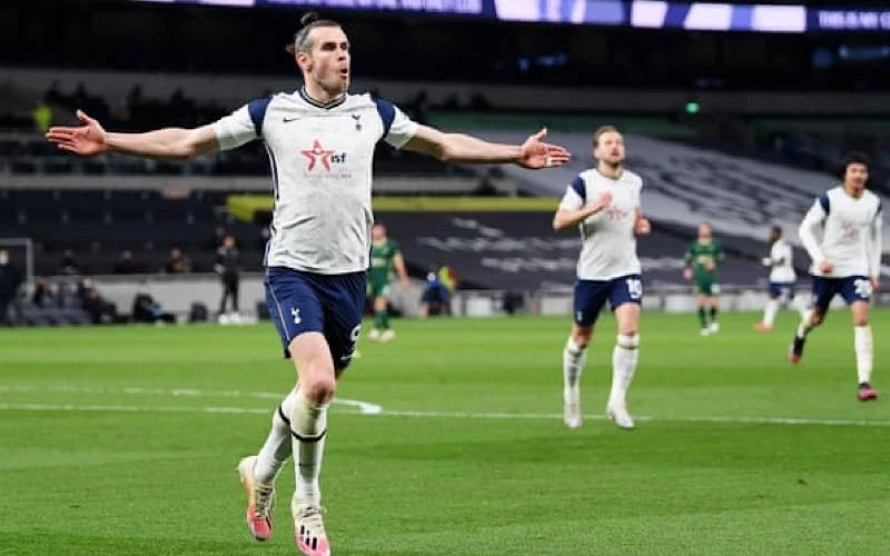 G. Bale lập cú hat-trick trong chiến thắng 4-0 của Tottenham.