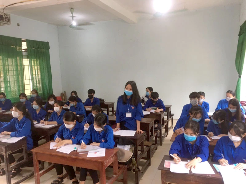 Trường THPT Nghi Xuân (Hà Tĩnh) chủ động triển khai kiểm tra, kết thúc thi học kỳ II trước ngày 8-5 đối với học sinh lớp 10 và 11.
