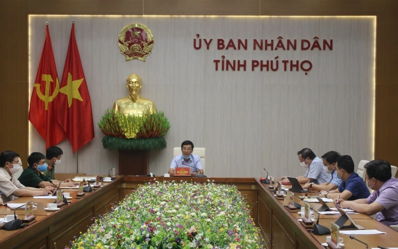 Ban Chỉ đạo phòng, chống dịch Covid-19 tỉnh Phú Thọ họp bàn các phương án phòng dịch.