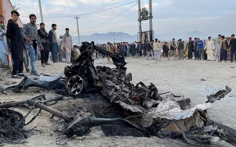 Hiện trường vụ đánh bom tại Kabul, ngày 8-5. (Ảnh: Reuters)