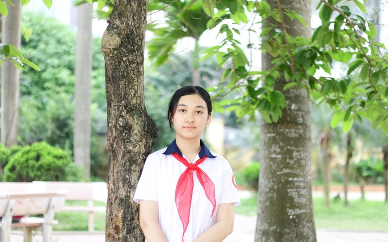 Em Đào Anh Thư, học sinh lớp 8A2, Trường THCS Nguyễn Huy Tưởng, huyện Đông Anh, TP Hà Nội.