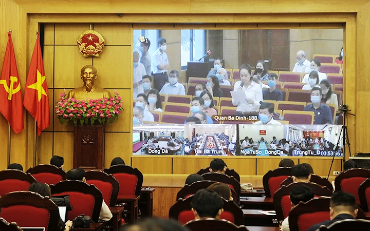 Hội nghị tiếp xúc cử tri thuộc đơn vị bầu cử số 1 của TP Hà Nội được tổ chức theo hình thức trực tuyến. Ảnh: NGUYỄN ĐĂNG