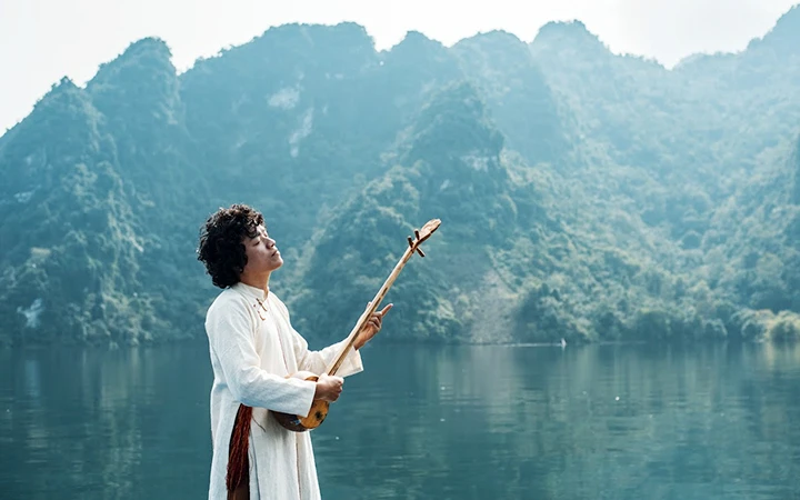 Với Tình đàn, một lần nữa, Ngô Hồng Quang khẳng định tài năng và tình yêu với âm nhạc truyền thống.