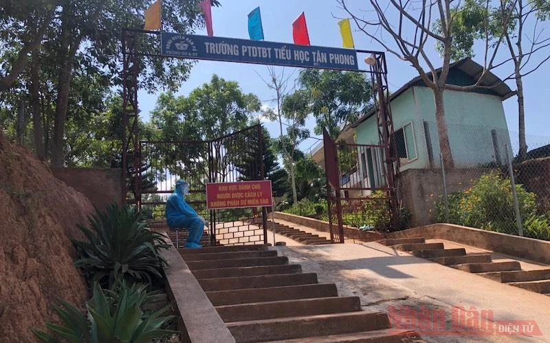 Trường Phổ thông Dân tộc bán trú tiểu học Tân Phong - nơi vừa ghi nhận ba bệnh nhân dương tính với Covid-19.