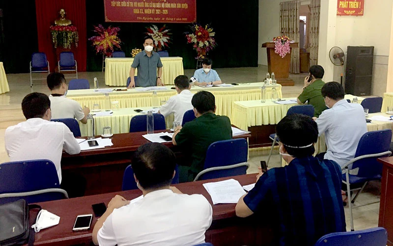 Lãnh đạo tỉnh Tuyên Quang họp khẩn với Ban chỉ đạo phòng, chống dịch huyện Chiêm Hóa.