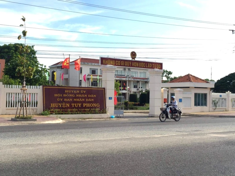 Trụ sở UBND huyện Tuy Phong (Bình Thuận).