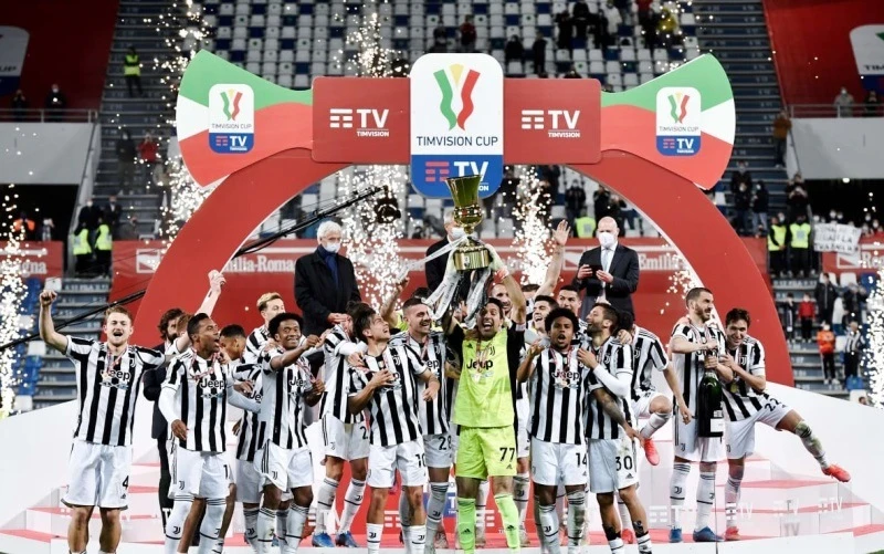 Juventus có chiếc cúp Coppa Italia đầu tiên cùng HLV Andrea Pirlo. (Ảnh: Juventus FC)
