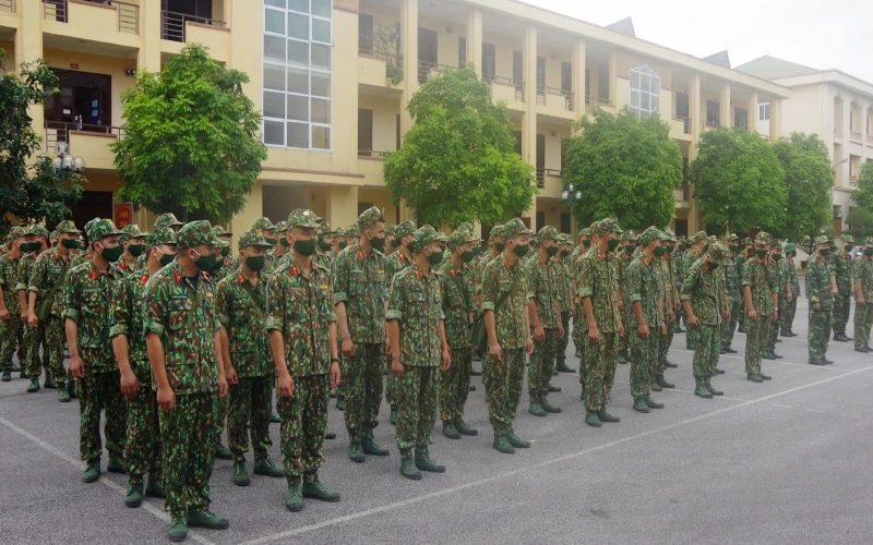 150 cán bộ, chiến sĩ Bộ Chỉ huy Quân sự Cao Bằng tăng cường cho BĐBP thực hiện nhiệm vụ phòng, chống xuất nhập cảnh trái phép.