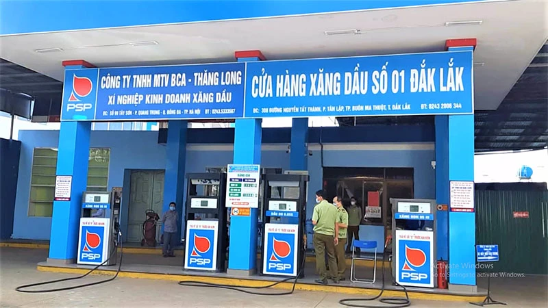 Đoàn kiểm tra liên ngành tỉnh Đắk Lắk kiểm tra và phát hiện Cửa hàng xăng dầu 01 Đắk Lắk hoạt động không phép.