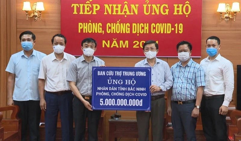 Ủy ban T.Ư Mặt trận Tổ quốc Việt Nam ủng hộ Bắc Ninh 5 tỷ đồng chống dịch