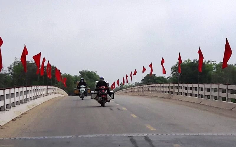 Cầu Cổ Tế kết nối huyện Thạch Thành với huyện Vĩnh Lộc, tỉnh Thanh Hoá.