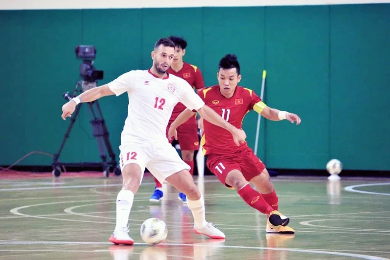 ĐT Việt Nam và ĐT Lebanon bất phân thắng bại trong trân play-off lượt đi. (Ảnh: Khorfakkan Club)