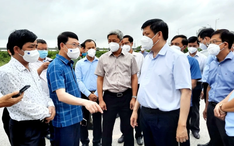Bộ trưởng Y tế Nguyễn Thanh Long thường xuyên họp trực tuyến với Bắc Giang để có sự chỉ đạo kịp thời.