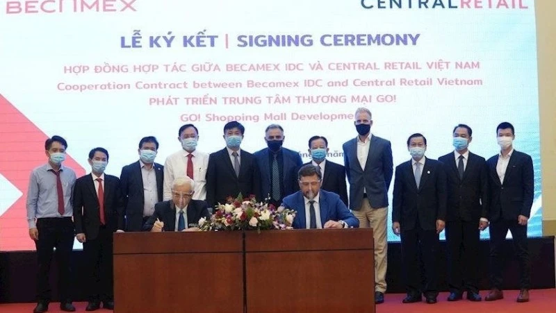 Becamex IDC và Tập đoàn Central Retail Việt Nam ký kết hợt tác phát triển Trung tâm thương mại GO! tại Khu đô thị EcoLakes Mỹ Phước.