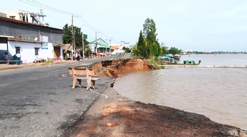 Sạt lở Quốc lộ 91 đoạn qua ấp Bình Tân, xã Bình Mỹ, Châu Phú (An Giang). (Ảnh: Thanh Dũng)