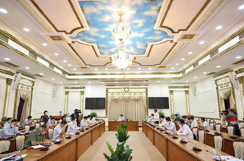 Quang cảnh cuộc họp Ban chỉ đạo phòng, chống dịch Covid-19 TP Hồ Chí Minh sáng 27-5.