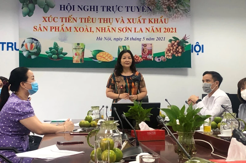Hội nghị trực tuyến xúc tiến tiêu thụ xoài, nhãn Sơn La năm 2021 tại điểm cầu Hà Nội.