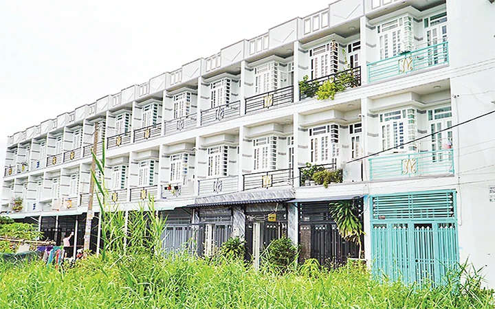 Khu nhà vi phạm trật tự xây dựng được mua bán bằng hình thức lập vi bằng tại phường Thạnh Xuân, quận 12 (TP Hồ Chí Minh). Ảnh: MINH TÂM