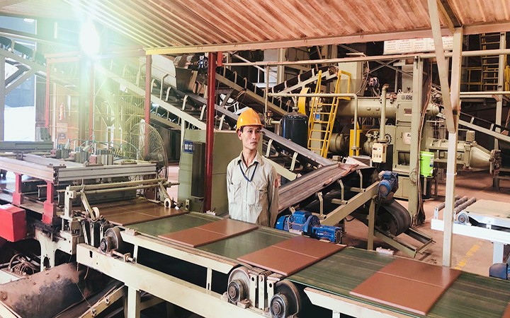 Dây chuyền sản xuất gạch tự động của Công ty cổ phần Gạch ngói Đất Việt.