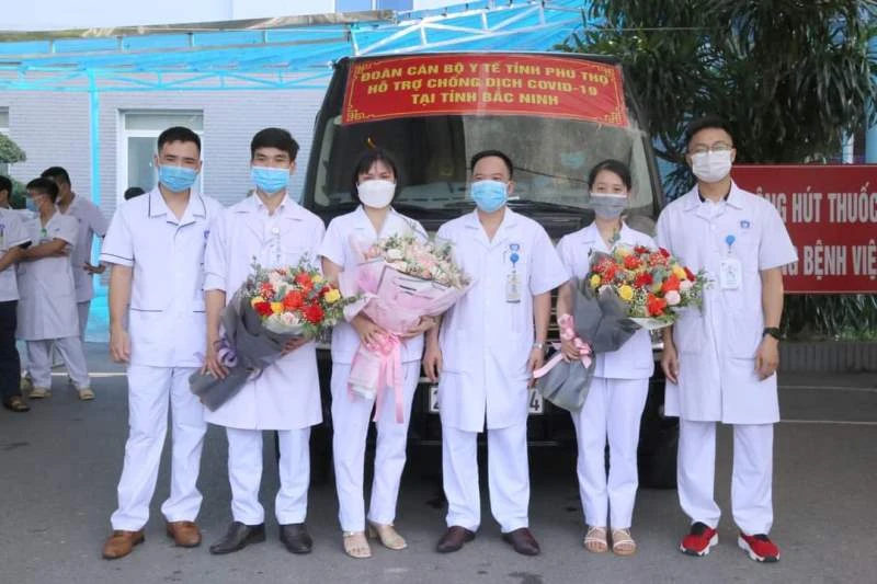 Phú Thọ cử đoàn cán bộ y tế hỗ trợ Bắc Ninh chống dịch