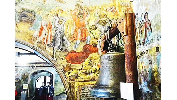 “Chiếc chuông bị lưu đày” tại Nhà thờ Dmitri. Ảnh: RIA NOVOSTI