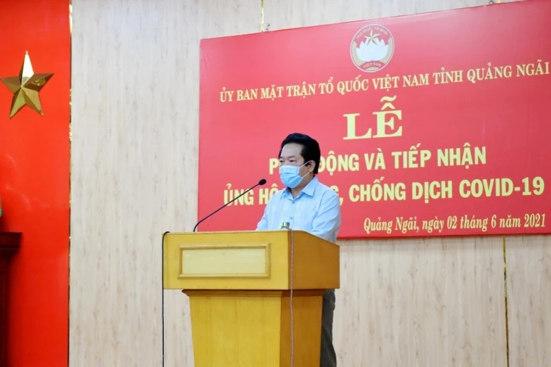 Phó Chủ tịch UBND tỉnh Võ Phiên phát biểu tại Lễ phát động và tiếp nhận ủng hộ phòng, chống dịch Covid-19.