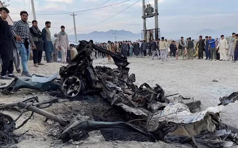 Hiện trường một vụ đánh bom ở Afghanistan. (Nguồn: Reuters)