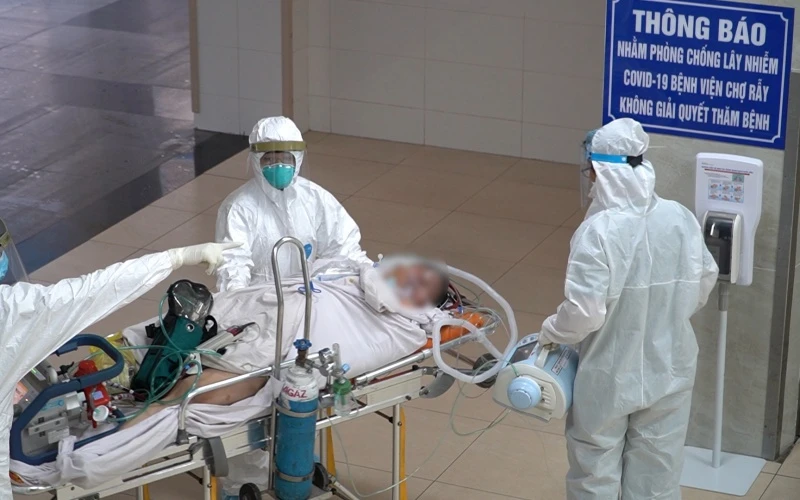 BN 8944 được đưa đến Khoa Bệnh nhiệt đới Bệnh viện Chợ Rẫy để tiếp tục điều trị. (Ảnh: Bệnh viện cung cấp)