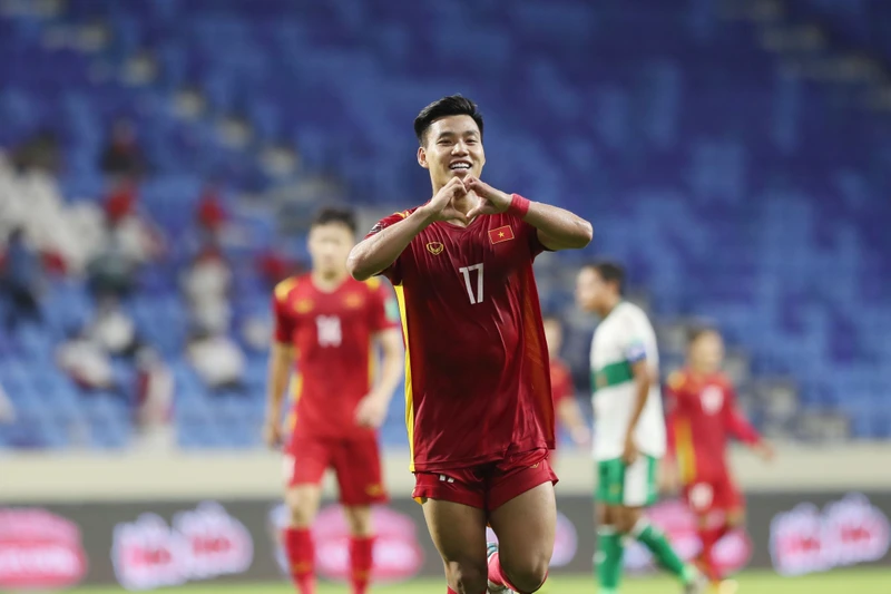 Văn Thanh ăn mừng bàn thắng ấn định tỷ số 4-0 cho đội tuyển Việt Nam trước Indonesia. (Ảnh: TTXVN)