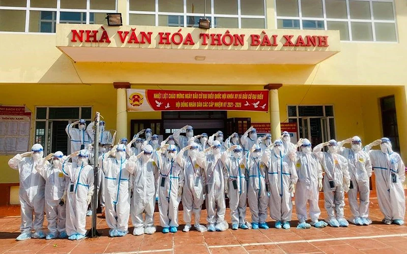 37 giảng viên, sinh viên Học viện Y Dược học Cổ truyền Việt Nam (trực thuộc Bộ Y tế) được cử đến chi viện cho Bắc Giang.