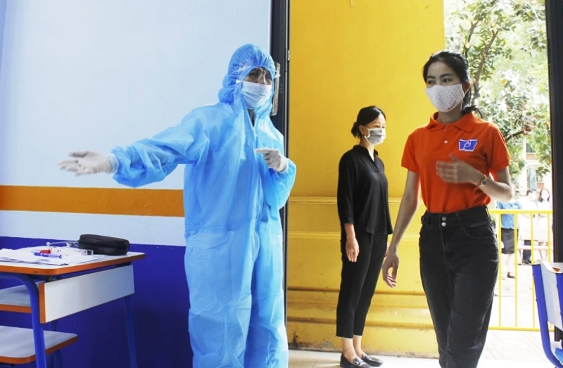 Diễn tập phương án phòng, chống dịch Covid-19 tại các điểm thi tuyển sinh lớp 10 trung học phổ thông trên địa bàn Hà Nội.