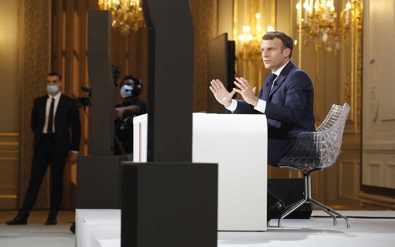 Tổng thống Pháp Emmanuel Macron trong cuộc họp báo ngày 10-6. (Ảnh: Le Monde)