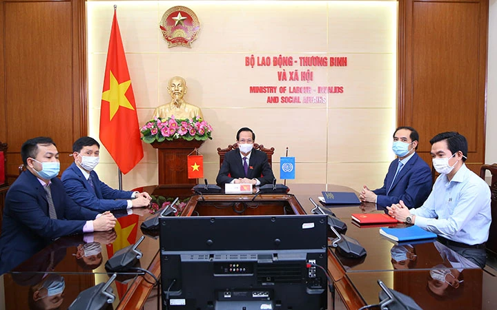 Đoàn đại biểu Việt Nam dự Phiên họp (Ảnh: Molisa).