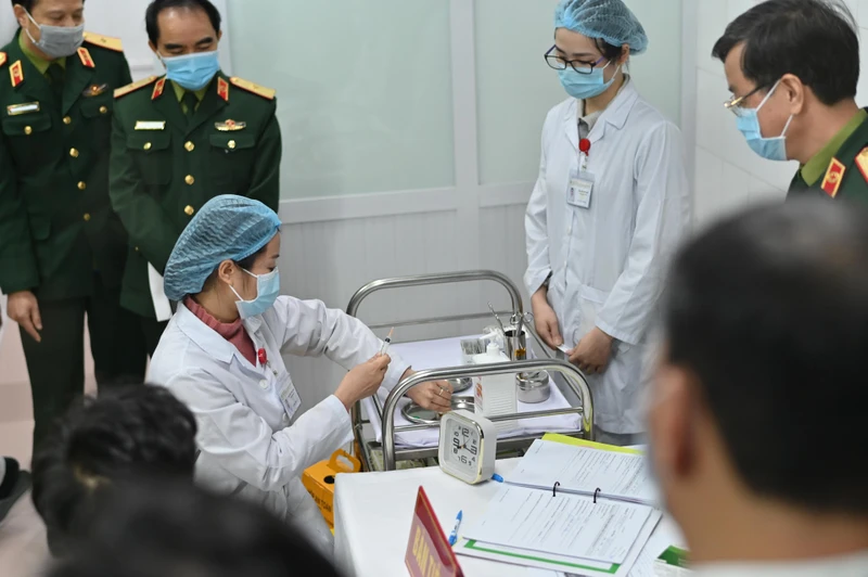 Vaccine "made in Vietnam" Nano Covax thử nghiệm lâm sàng giai đoạn 3