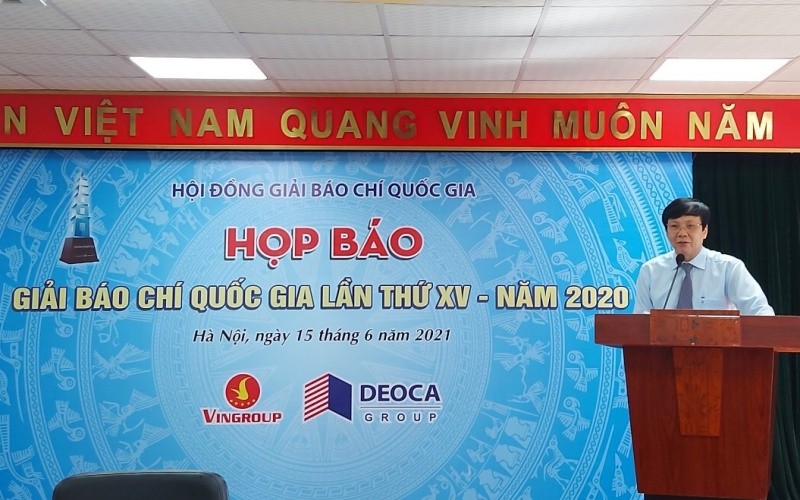 Phó Chủ tịch Thường trực Hội Nhà báo Việt Nam, Phó Chủ tịch Hội đồng Giải Báo chí quốc gia lần thứ XV năm 2020 Hồ Quang Lợi phát biểu tại buổi họp báo.