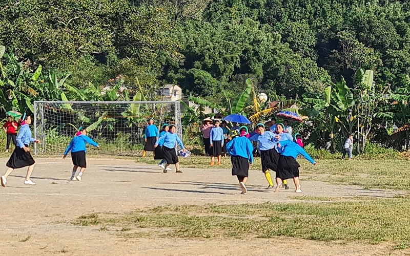 Các trận bóng đá của các cô gái dân tộc Sán Chỉ ở huyện vùng cao Bình Liêu là nét văn hóa đặc sắc và duy nhất ở Quảng Ninh.