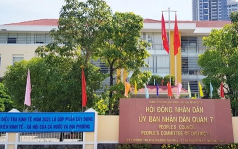TP Hồ Chí Minh ghi nhận 51 F1 của nhân viên UBND quận 7 nghi nhiễm Covid-19