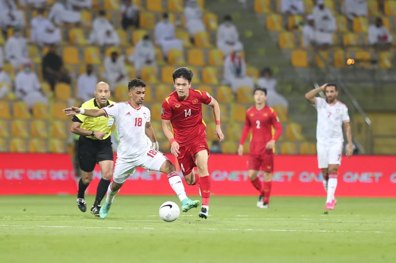 Cả Việt Nam và UAE cùng vào vòng loại thứ ba World Cup 2022 khu vực châu Á. (Ảnh: TTXVN)