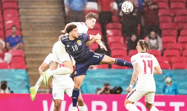 Đội tuyển Anh (áo trắng) được hy vọng thi đấu khởi sắc hơn trong trận gặp đội tuyển Czech.