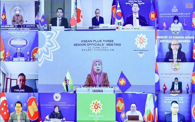 Hội nghị trực tuyến các quan chức cao cấp ASEAN+3. (Ảnh: Báo Thế giới và Việt Nam)