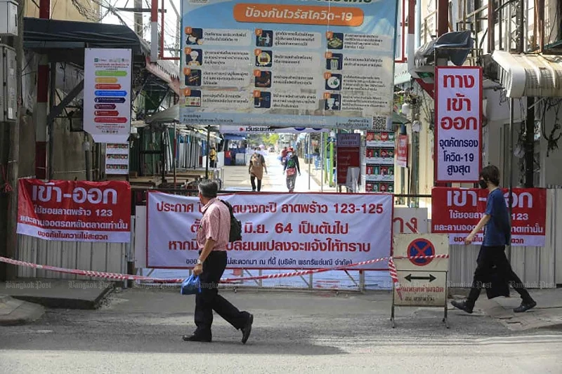 Một trung tâm thương mại ở Bangkok bị đóng cửa do bùng phát ổ dịch Covid-19. (Ảnh: Bưu điện Bangkok)