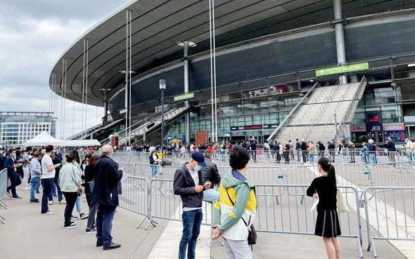 Sân vận động Quốc gia Pháp (Stade de France) trở thành trung tâm tiêm chủng lớn nhất nước Pháp.