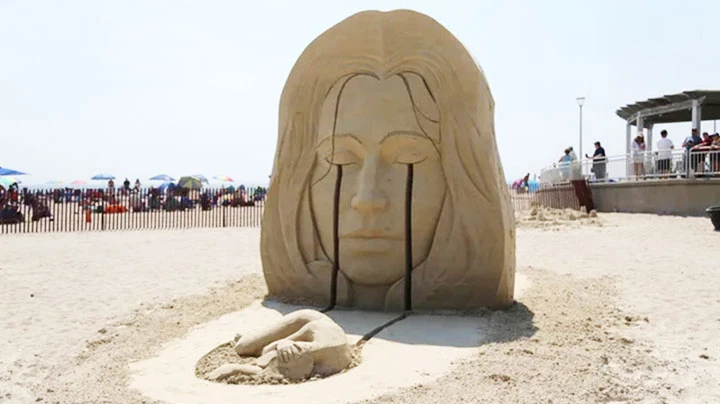 Cuộc thi tạo hình cát