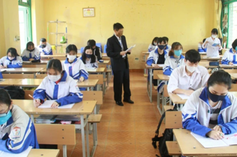 Từ ngày 24- 6, học sinh lớp 12 trên địa bàn tỉnh Thái Nguyên trở lại trường ôn thi tốt nghiệp trung học phổ thông.