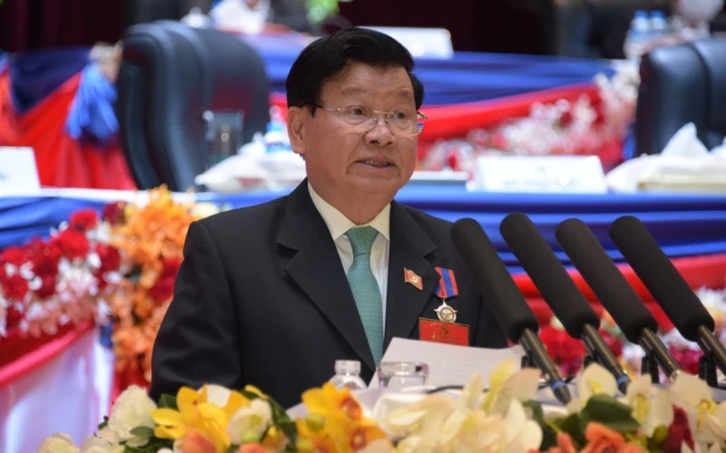 Tổng Bí thư, Chủ tịch nước Lào Thongloun Sisoulith.
